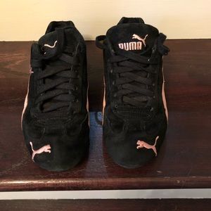 Women’s puma black and pink sneakers